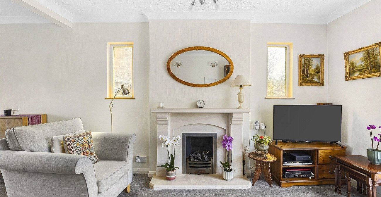 3 bedroom bungalow for sale in Dartford | Robinson Jackson