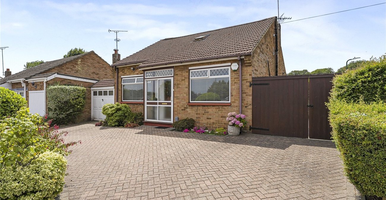 3 bedroom bungalow for sale in Dartford | Robinson Jackson