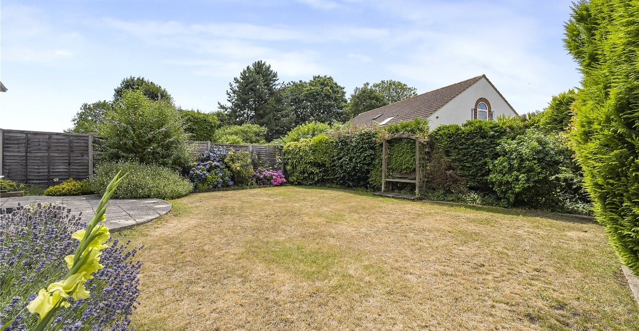 3 bedroom bungalow for sale in Dartford | Robinson Jackson