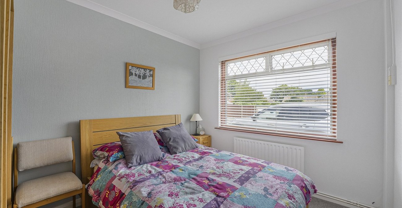 3 bedroom bungalow for sale in Dartford | Robinson Jackson