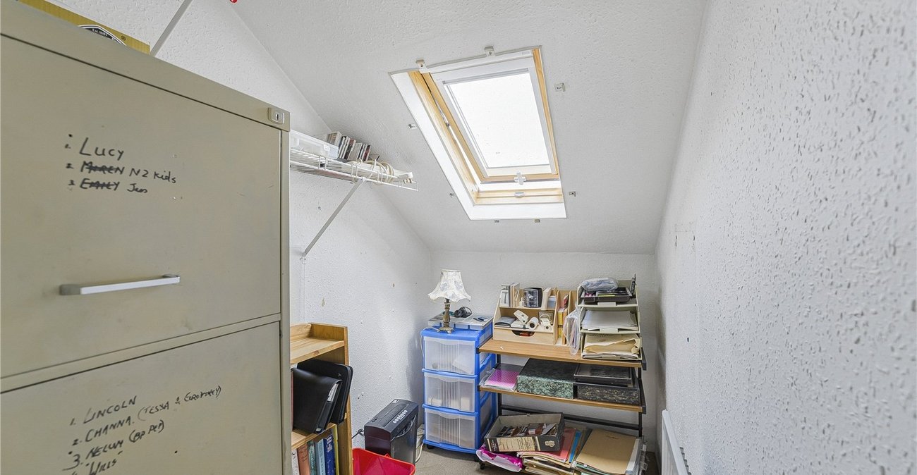 3 bedroom bungalow for sale in Dartford | Robinson Jackson
