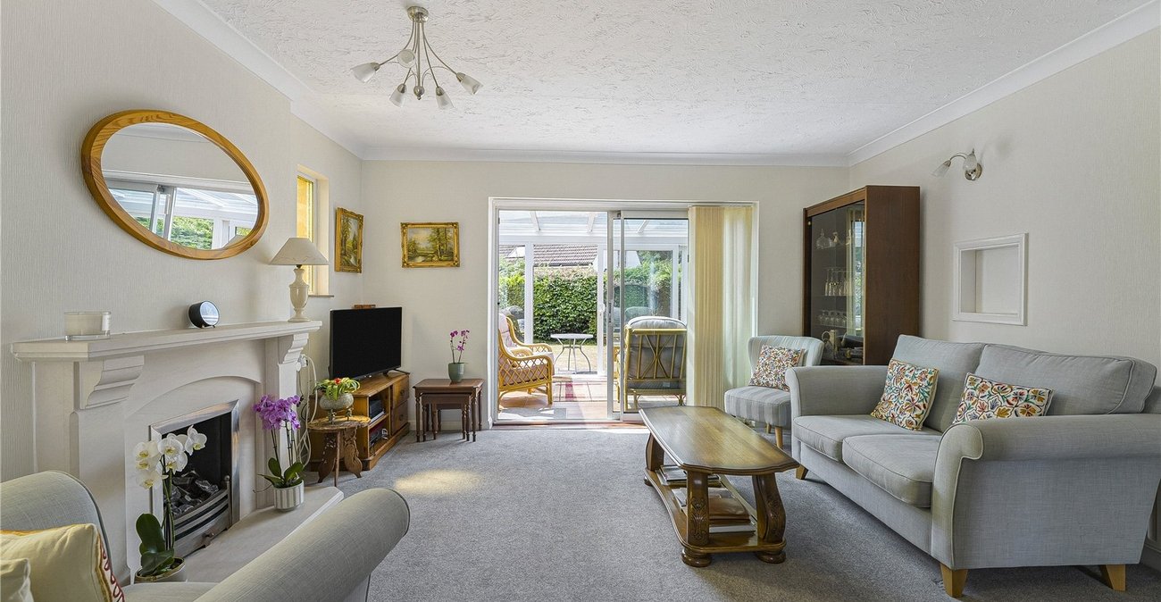 3 bedroom bungalow for sale in Dartford | Robinson Jackson