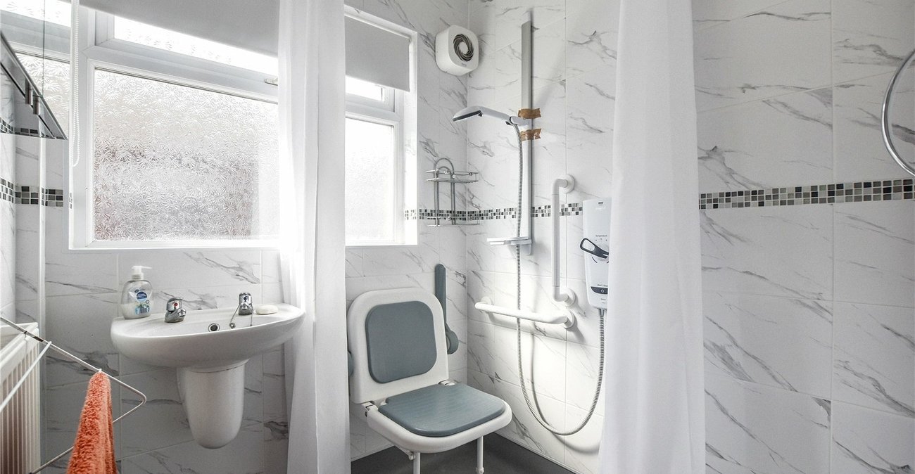 3 bedroom bungalow for sale in Joydens Wood | Robinson Jackson