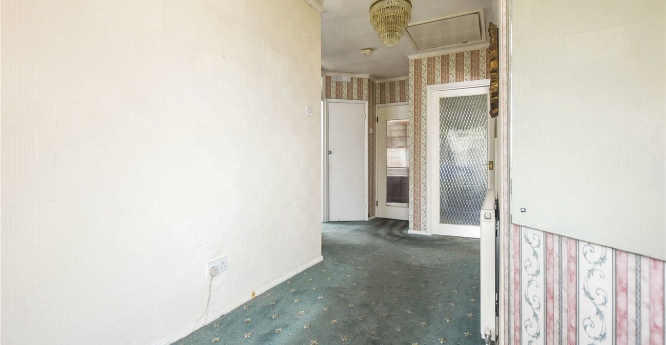 3 bedroom bungalow for sale in Joydens Wood | Robinson Jackson