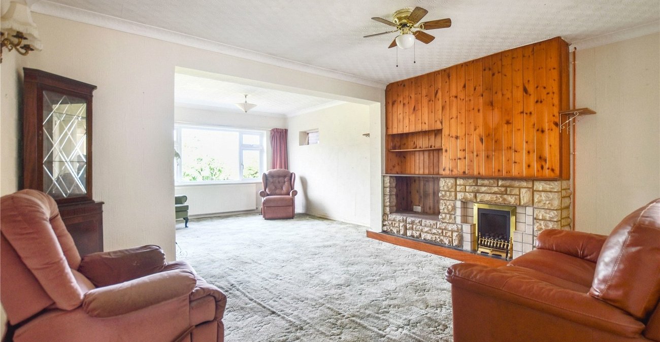 3 bedroom bungalow for sale in Joydens Wood | Robinson Jackson