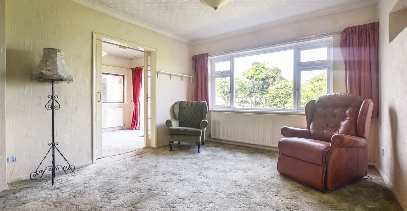 3 bedroom bungalow for sale in Joydens Wood | Robinson Jackson