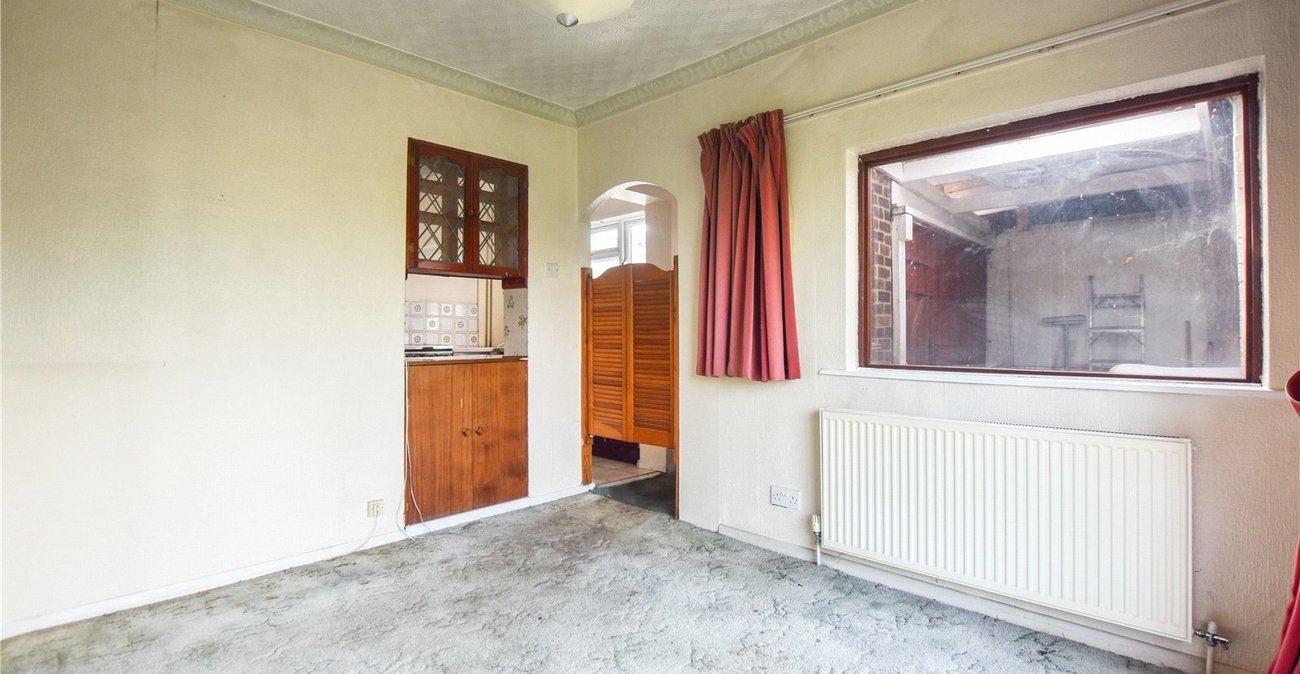 3 bedroom bungalow for sale in Joydens Wood | Robinson Jackson