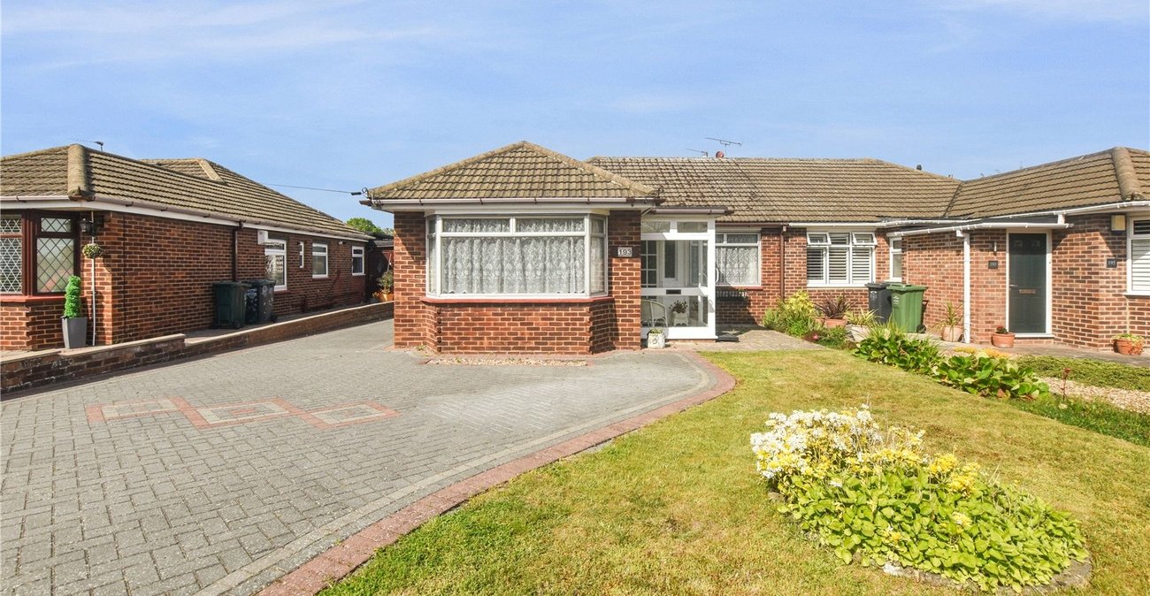 3 bedroom bungalow for sale in Joydens Wood | Robinson Jackson