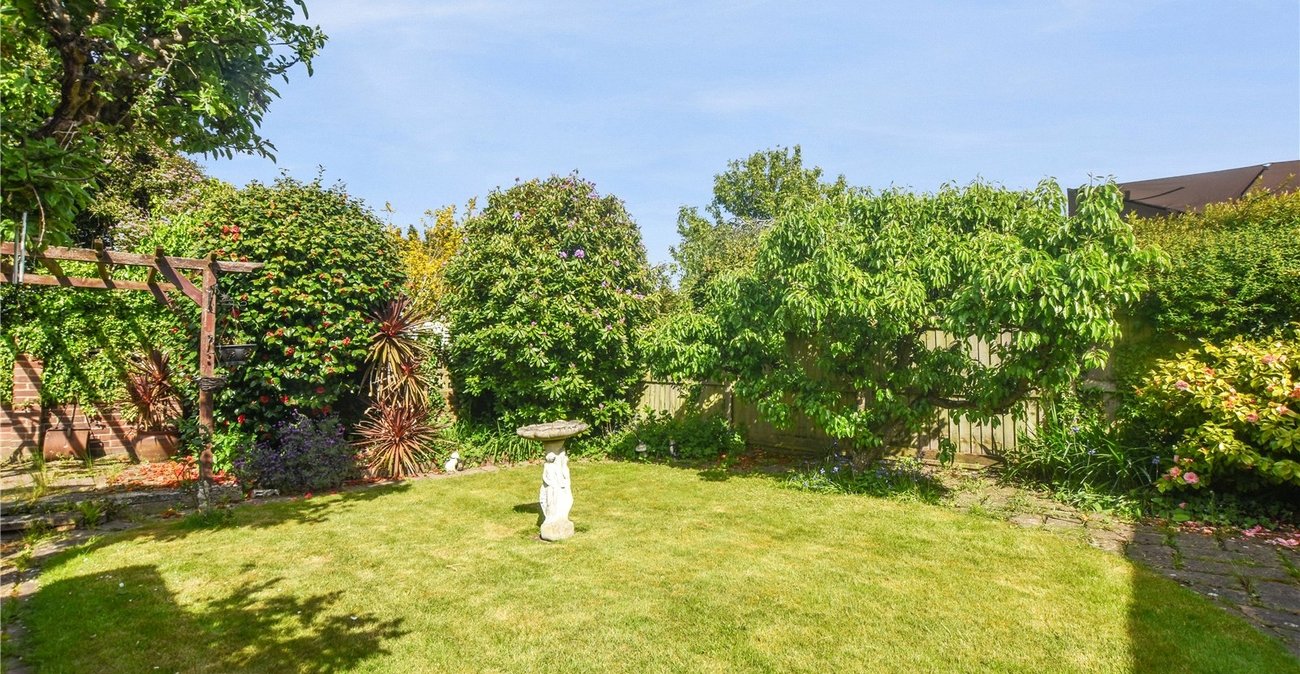 3 bedroom bungalow for sale in Joydens Wood | Robinson Jackson