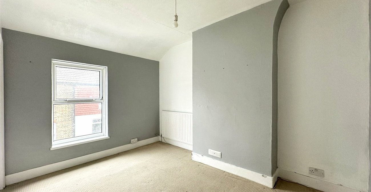 2 bedroom house for sale in Swanscombe | Robinson Jackson