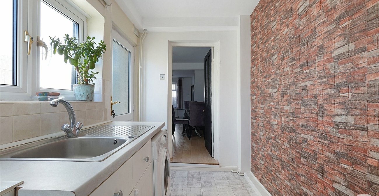 2 bedroom house for sale in Swanscombe | Robinson Jackson