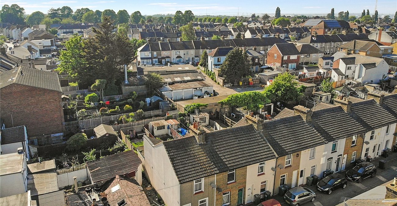 2 bedroom house for sale in Swanscombe | Robinson Jackson