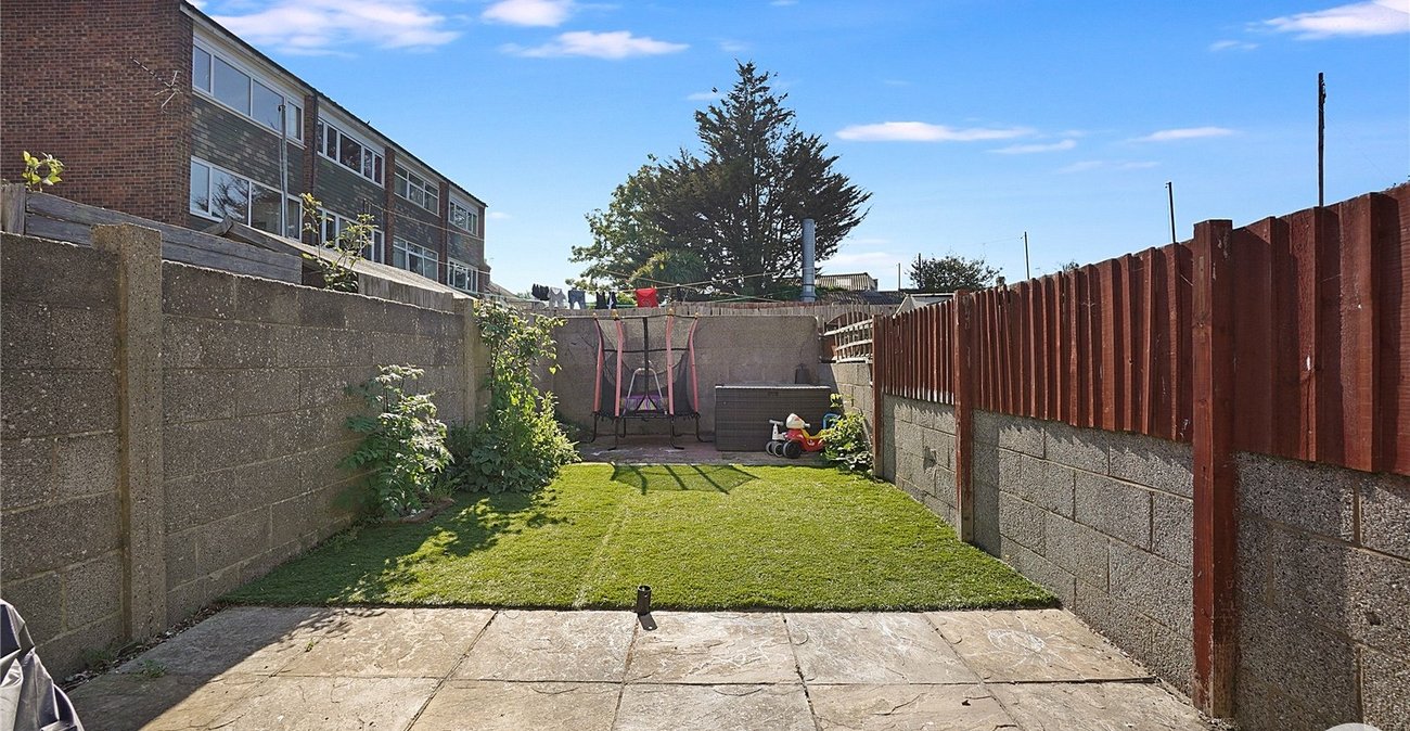 2 bedroom house for sale in Swanscombe | Robinson Jackson