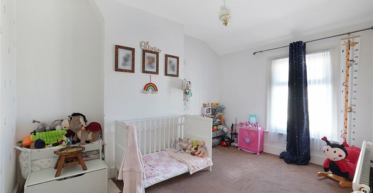 2 bedroom house for sale in Swanscombe | Robinson Jackson