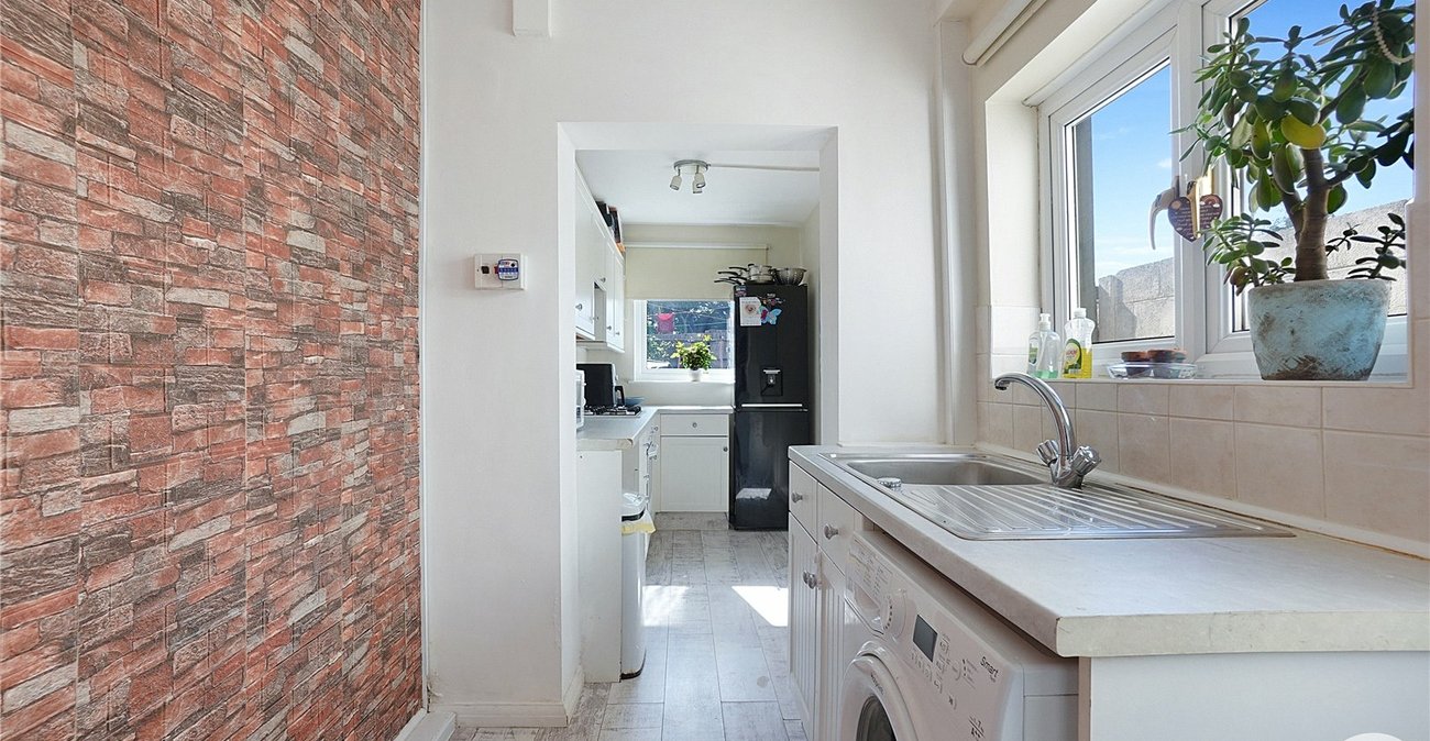 2 bedroom house for sale in Swanscombe | Robinson Jackson