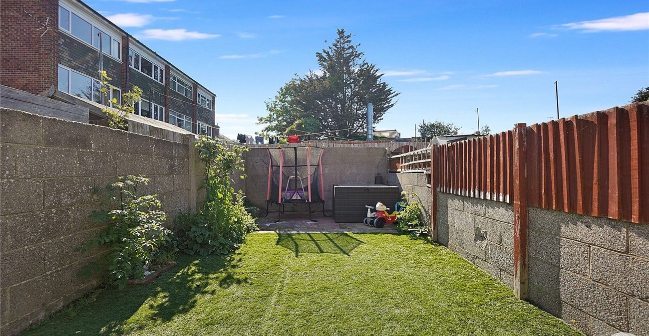 2 bedroom house for sale in Swanscombe | Robinson Jackson