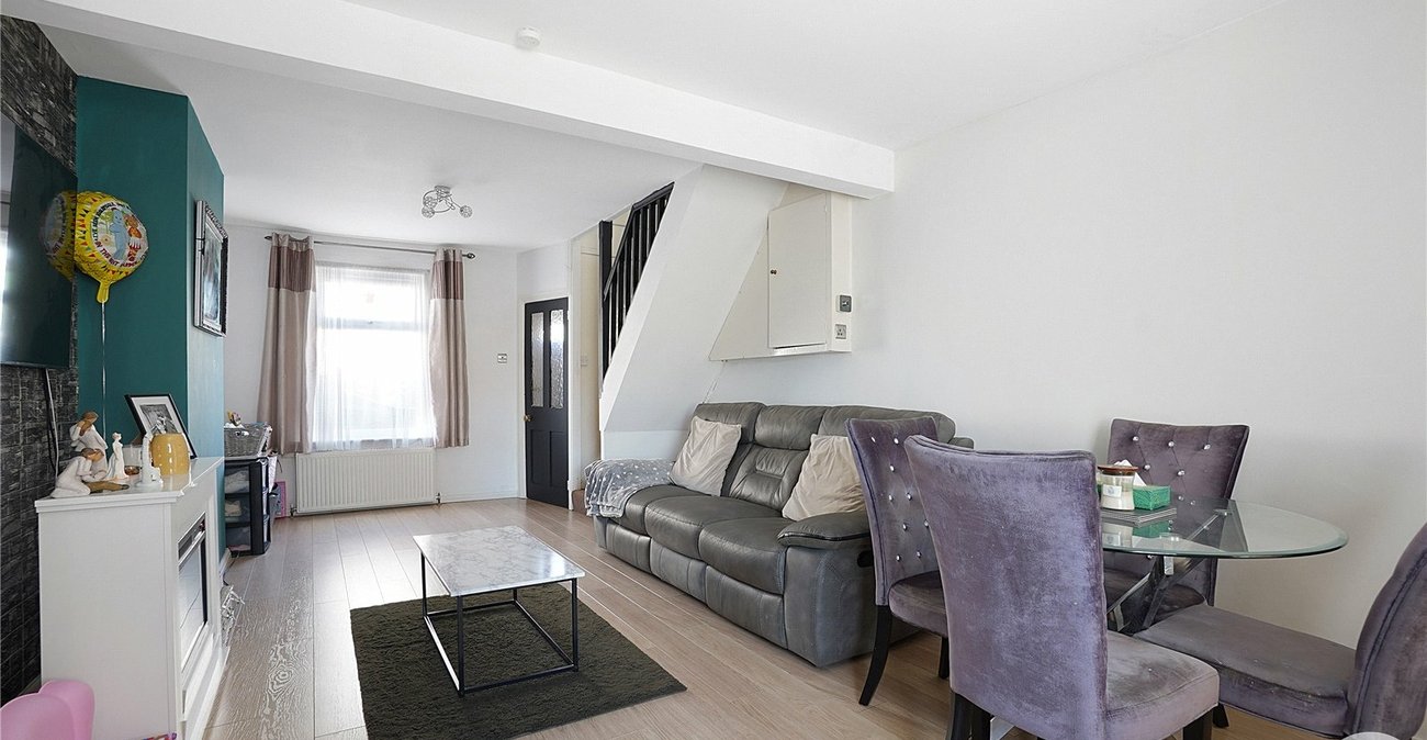 2 bedroom house for sale in Swanscombe | Robinson Jackson