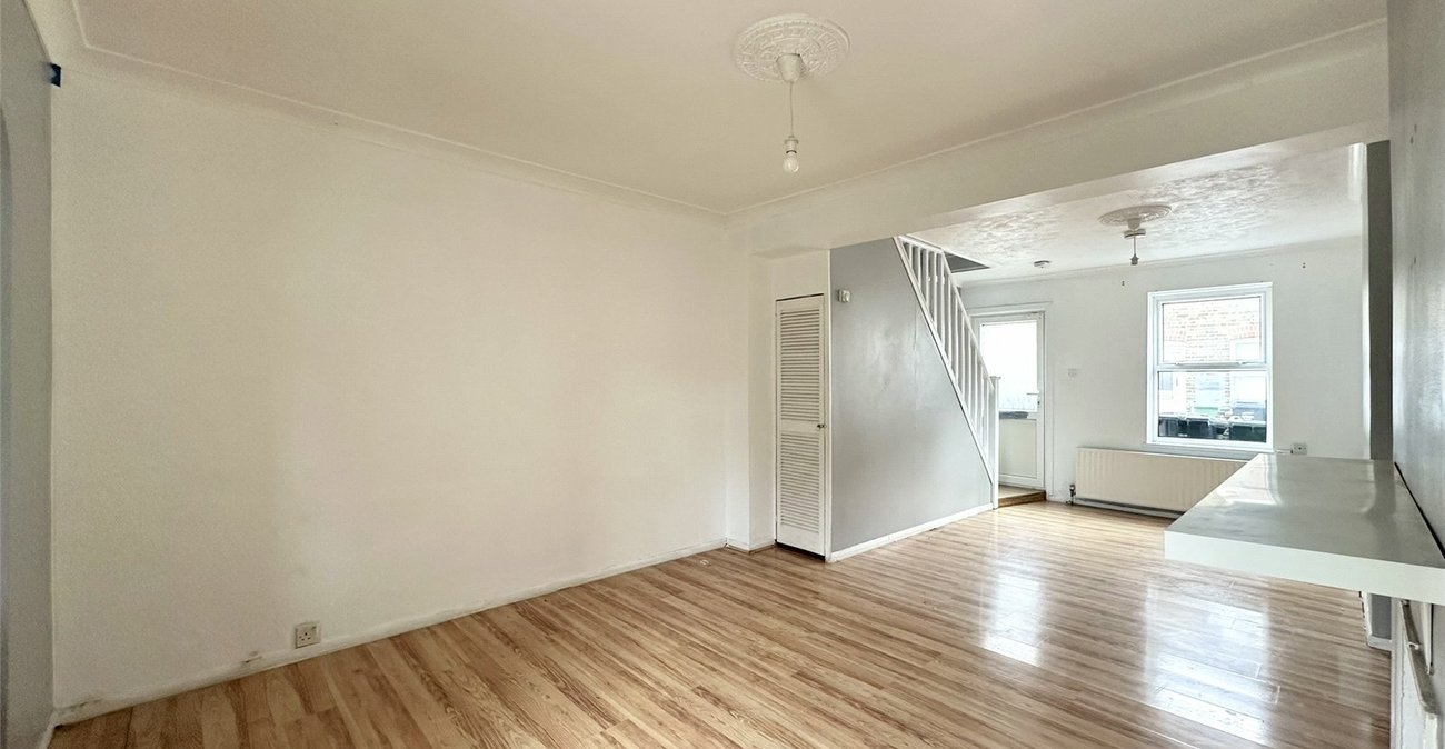 2 bedroom house for sale in Swanscombe | Robinson Jackson