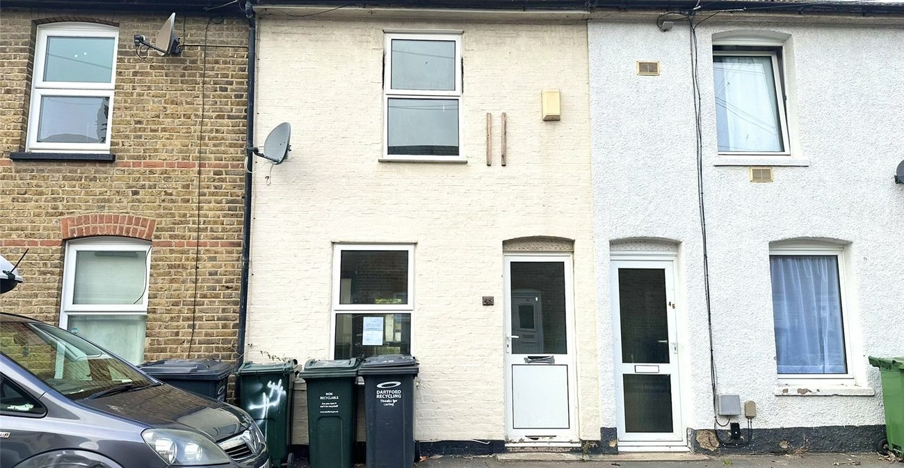 2 bedroom house for sale in Swanscombe | Robinson Jackson