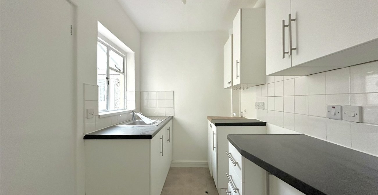 2 bedroom house for sale in Swanscombe | Robinson Jackson