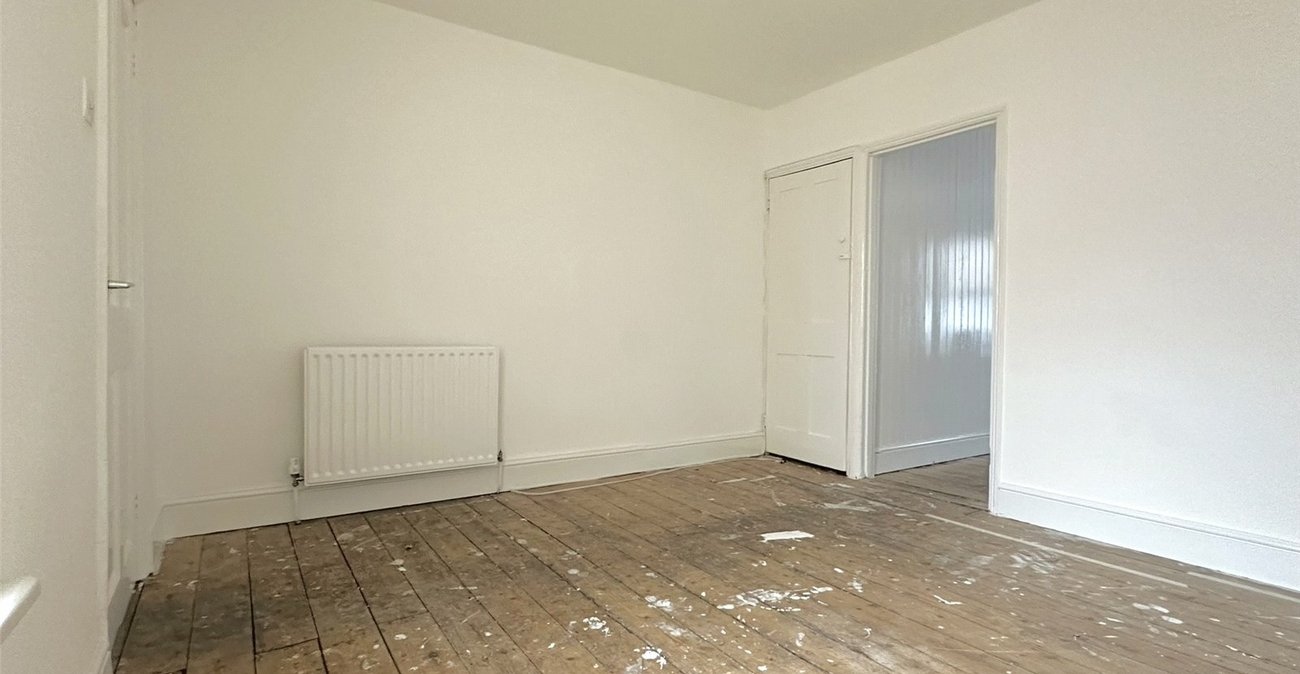 2 bedroom house for sale in Swanscombe | Robinson Jackson