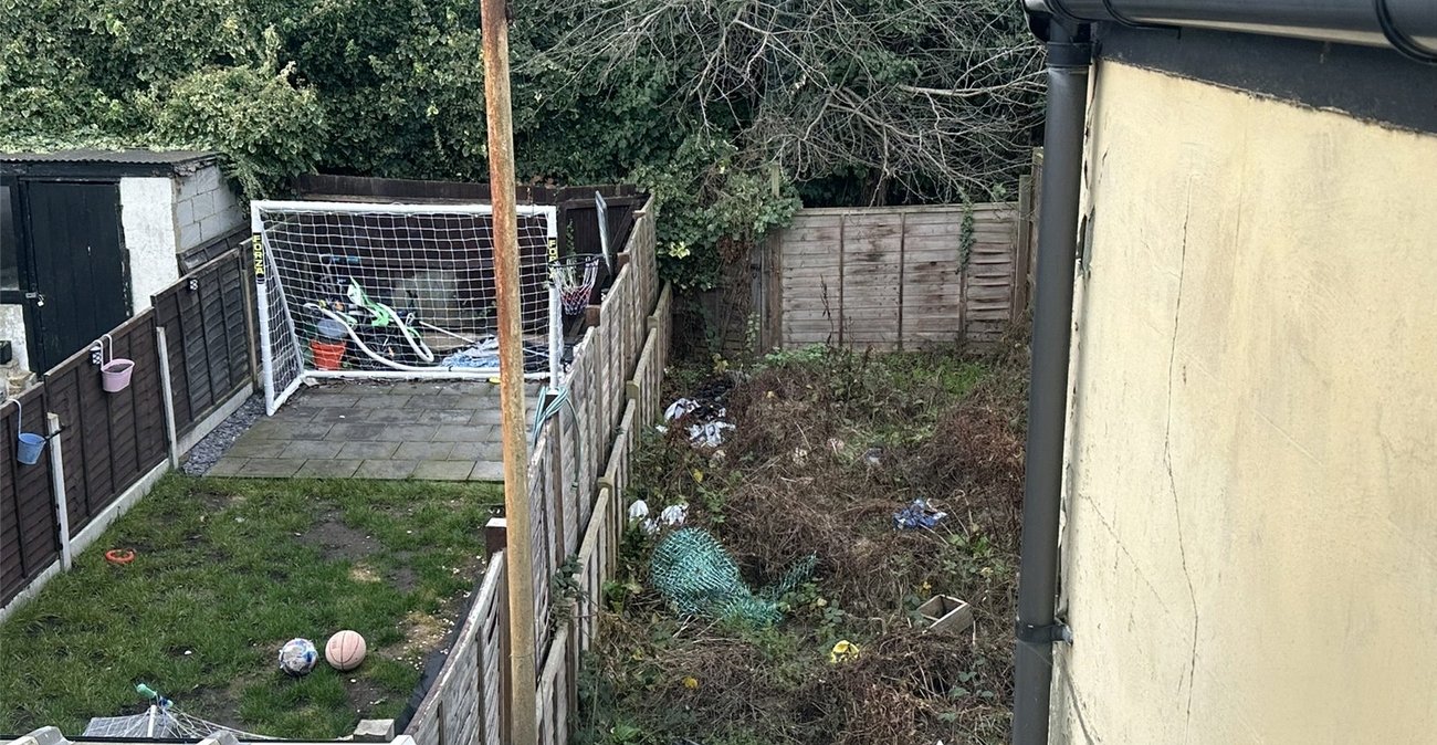 2 bedroom house for sale in Swanscombe | Robinson Jackson