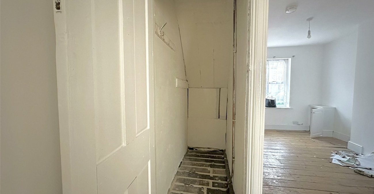 2 bedroom house for sale in Swanscombe | Robinson Jackson