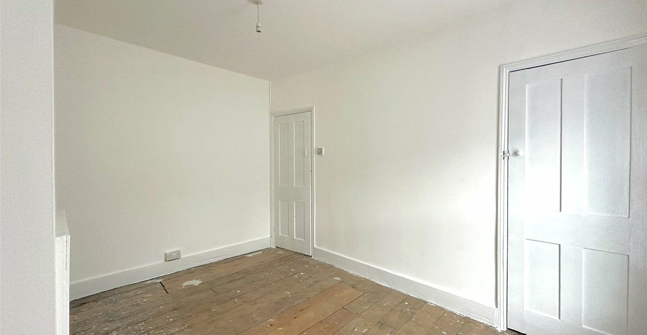 2 bedroom house for sale in Swanscombe | Robinson Jackson