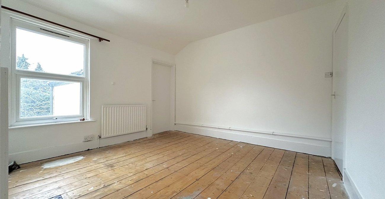 2 bedroom house for sale in Swanscombe | Robinson Jackson