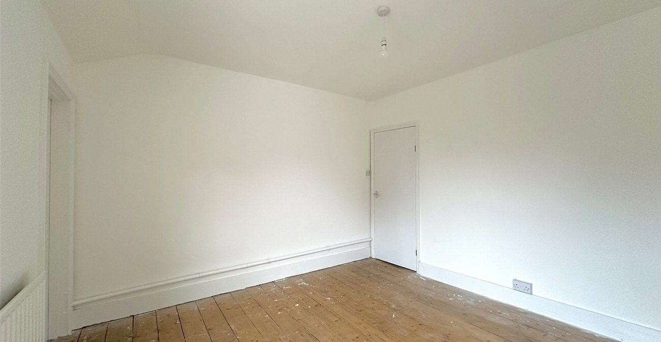 2 bedroom house for sale in Swanscombe | Robinson Jackson