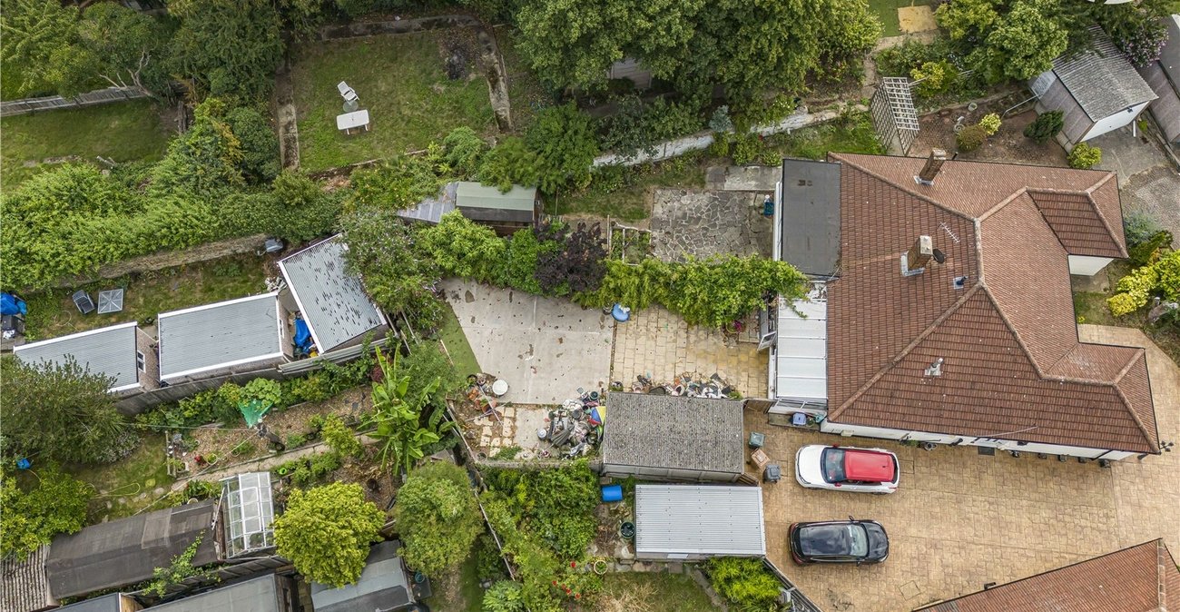 2 bedroom bungalow for sale in Dartford | Robinson Jackson