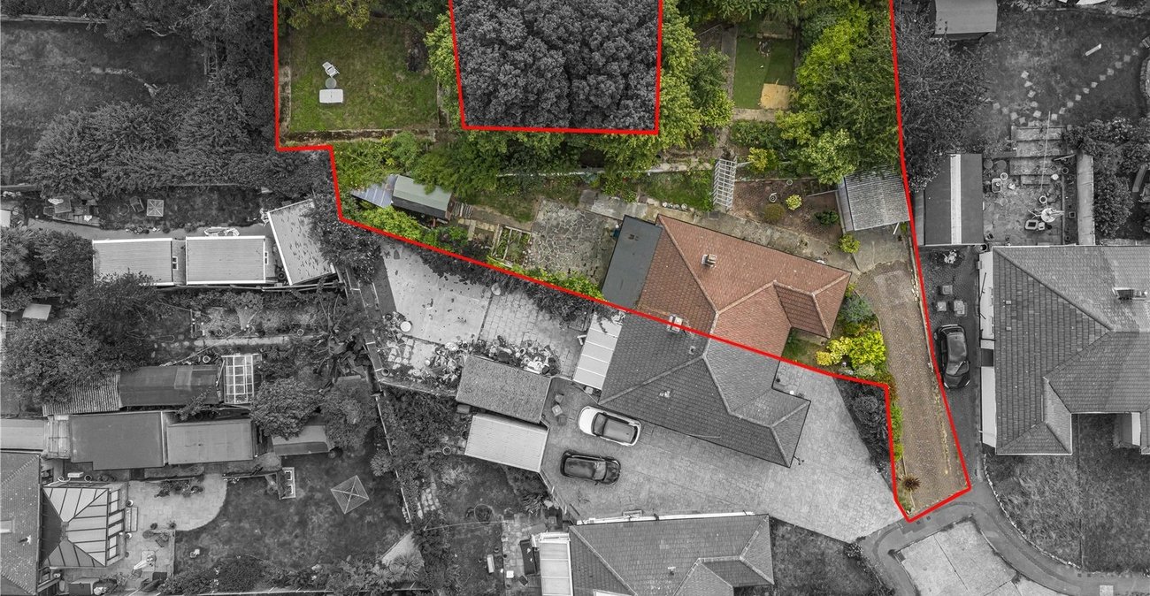 2 bedroom bungalow for sale in Dartford | Robinson Jackson