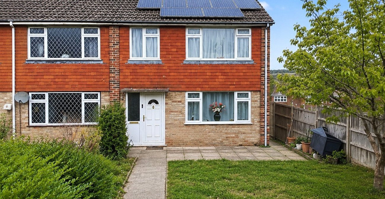 3 bedroom house for sale in Walderslade | Robinson Michael & Jackson