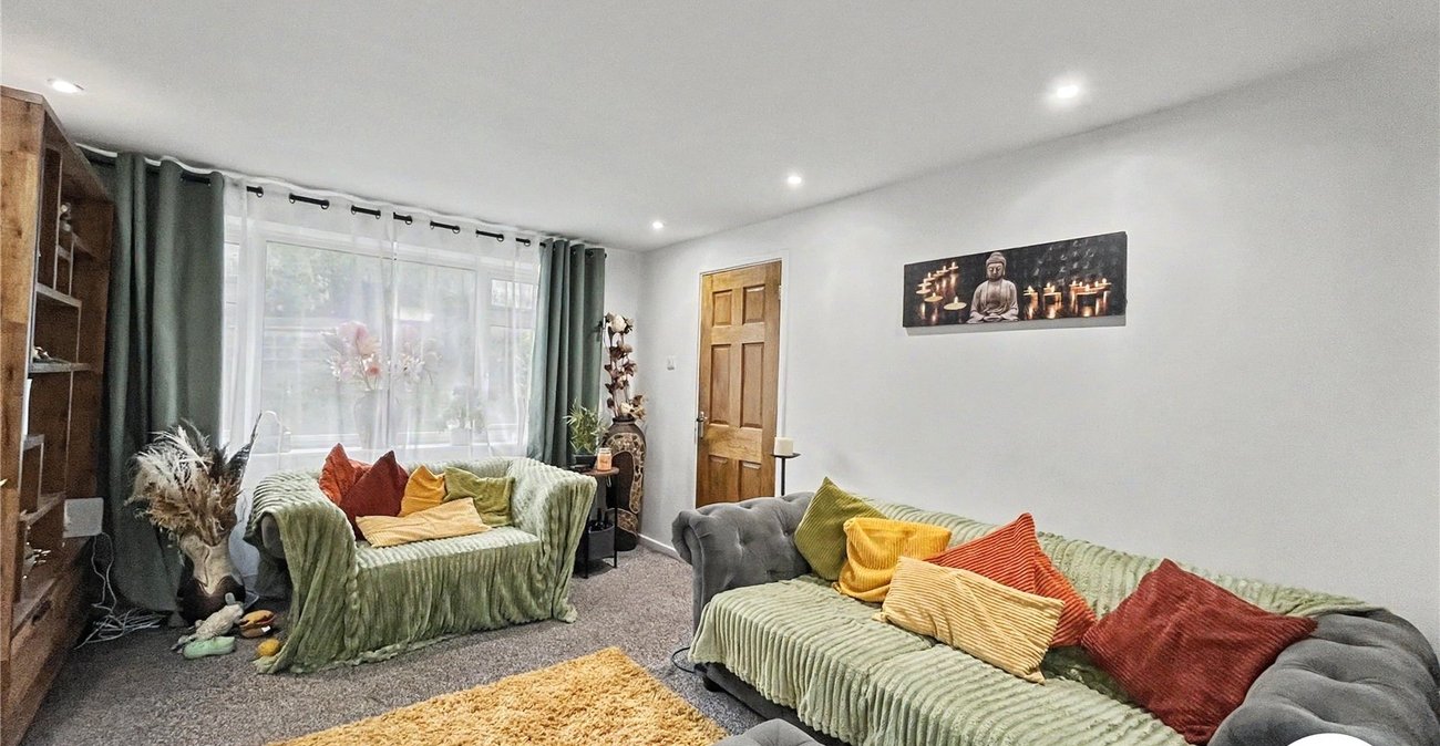 3 bedroom house for sale in Walderslade | Robinson Michael & Jackson