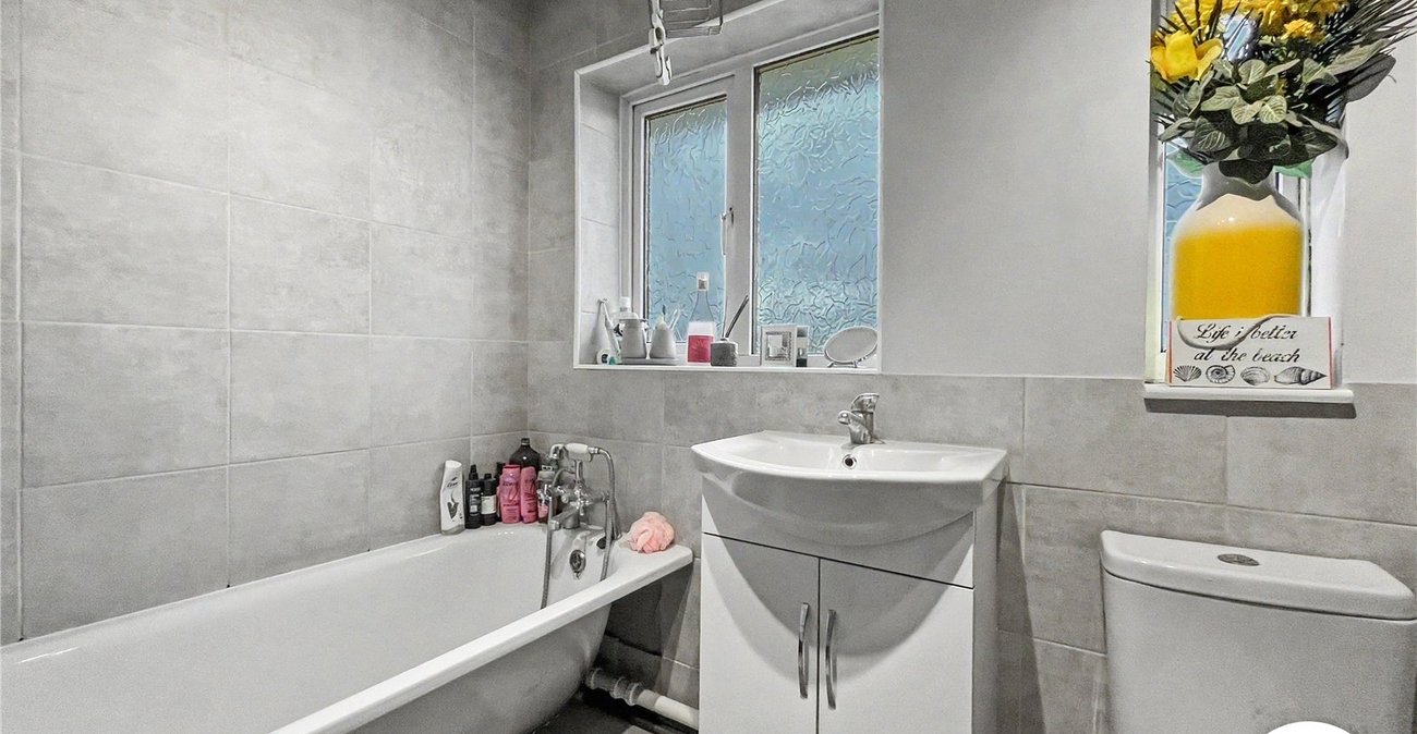 3 bedroom house for sale in Walderslade | Robinson Michael & Jackson
