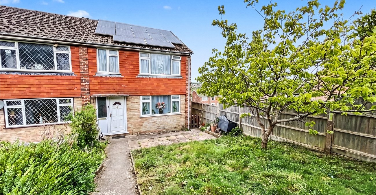 3 bedroom house for sale in Walderslade | Robinson Michael & Jackson
