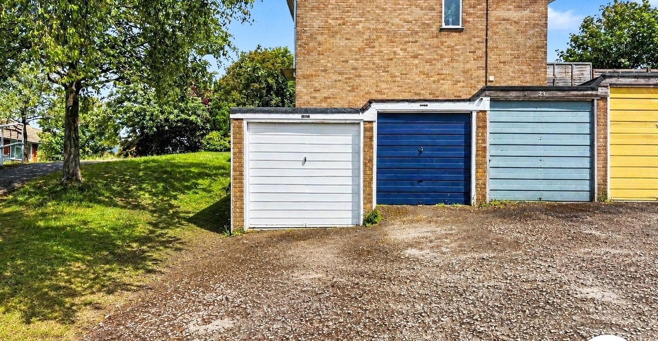 3 bedroom house for sale in Walderslade | Robinson Michael & Jackson