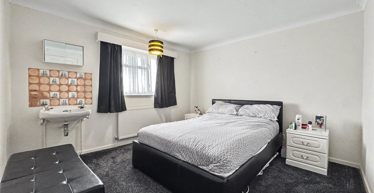 3 bedroom house for sale in Rainham | Robinson Michael & Jackson