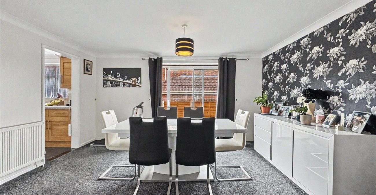 3 bedroom house for sale in Rainham | Robinson Michael & Jackson