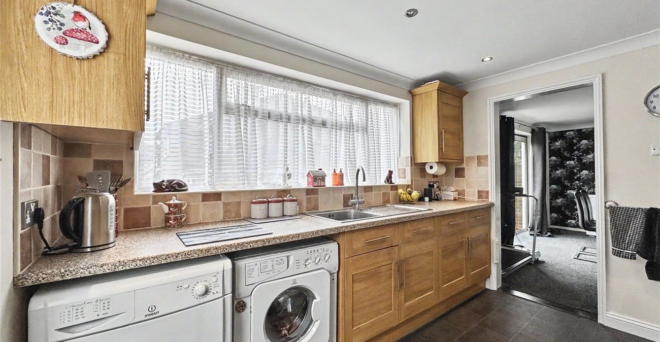 3 bedroom house for sale in Rainham | Robinson Michael & Jackson