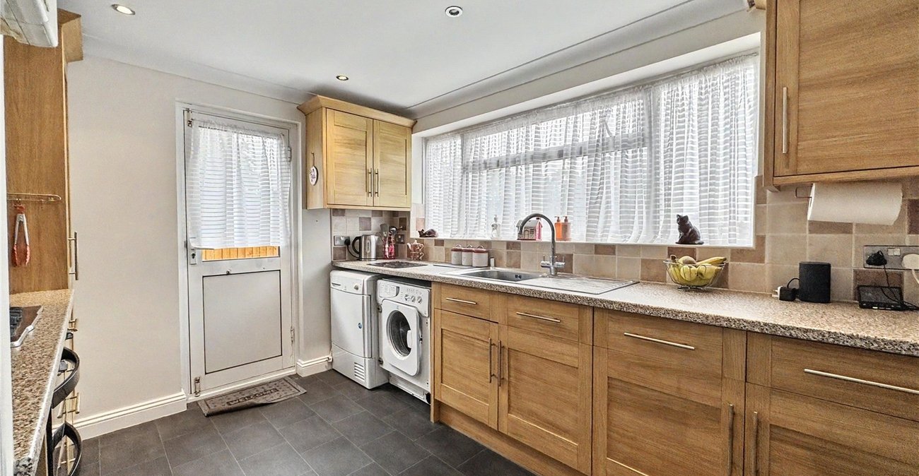 3 bedroom house for sale in Rainham | Robinson Michael & Jackson