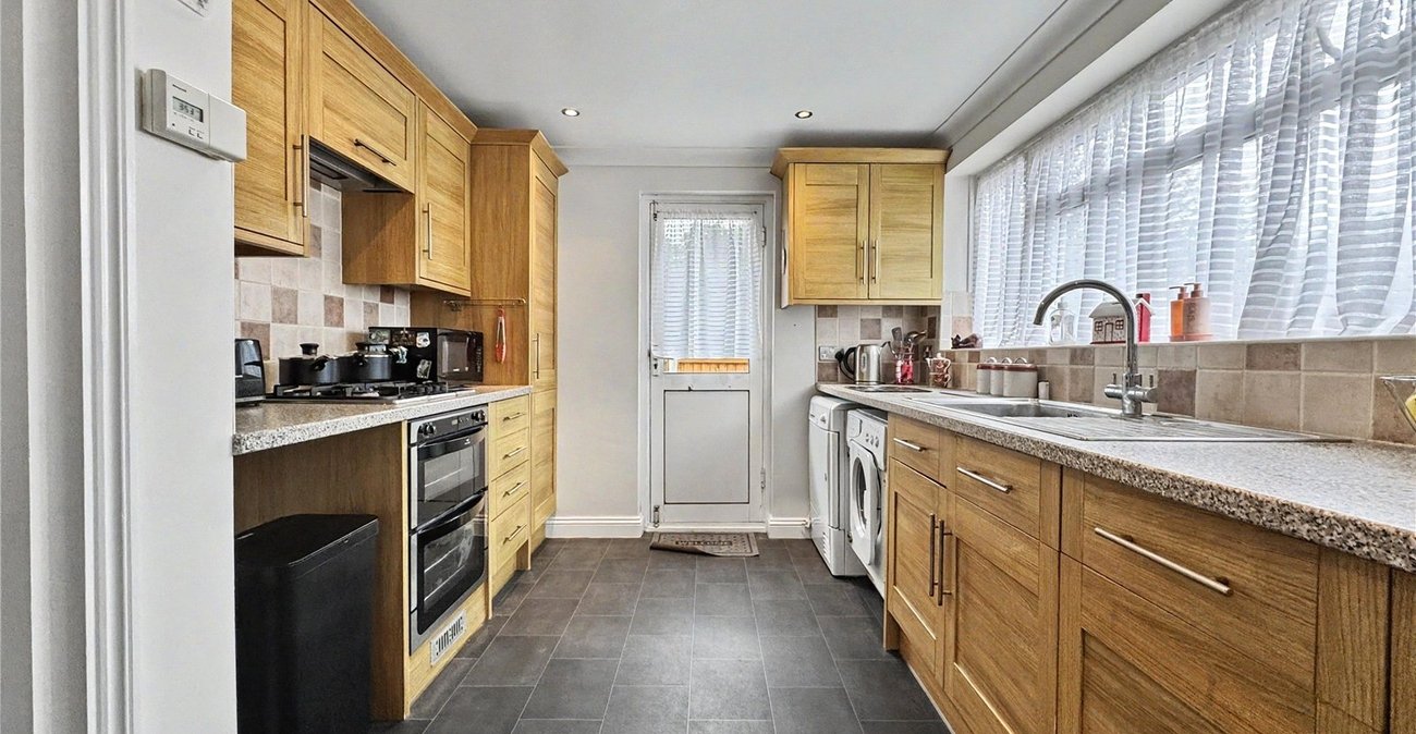 3 bedroom house for sale in Rainham | Robinson Michael & Jackson