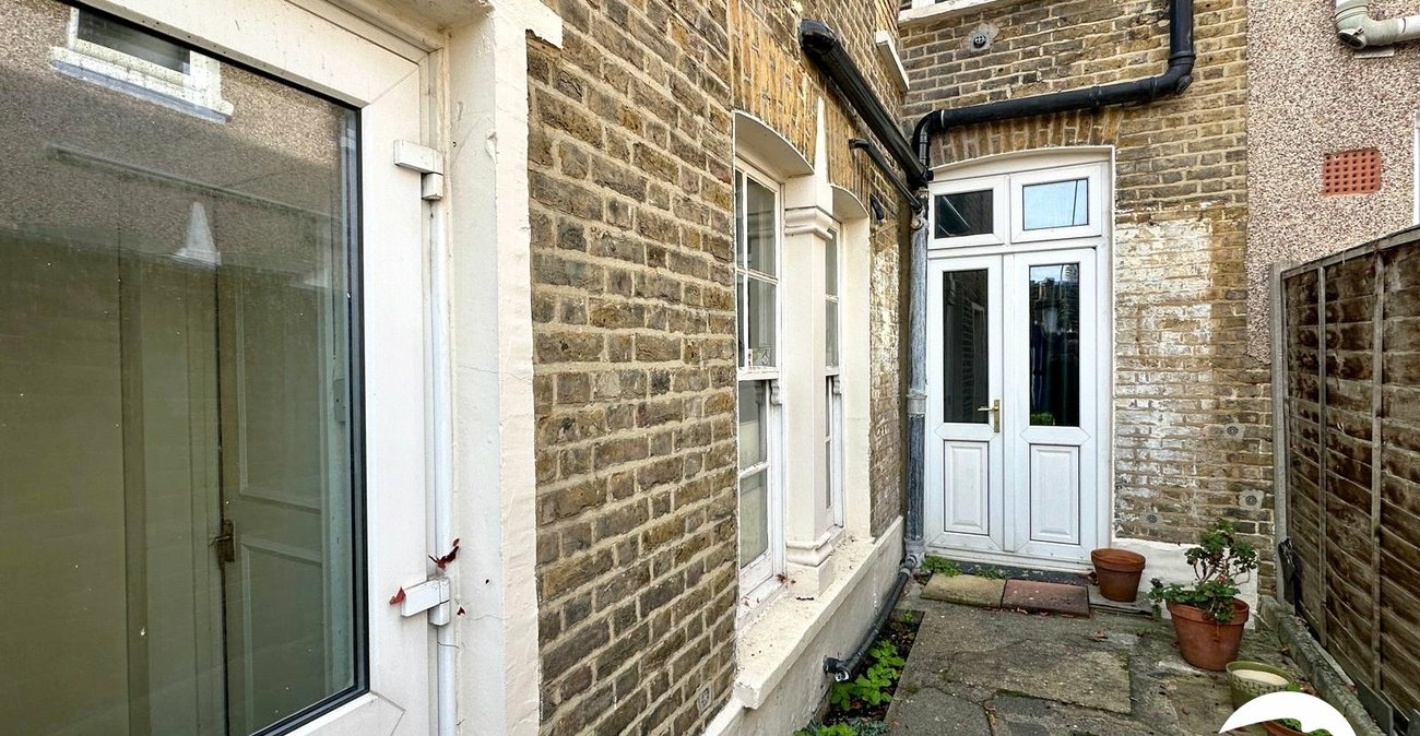 1 bedroom property for sale in London | Robinson Jackson