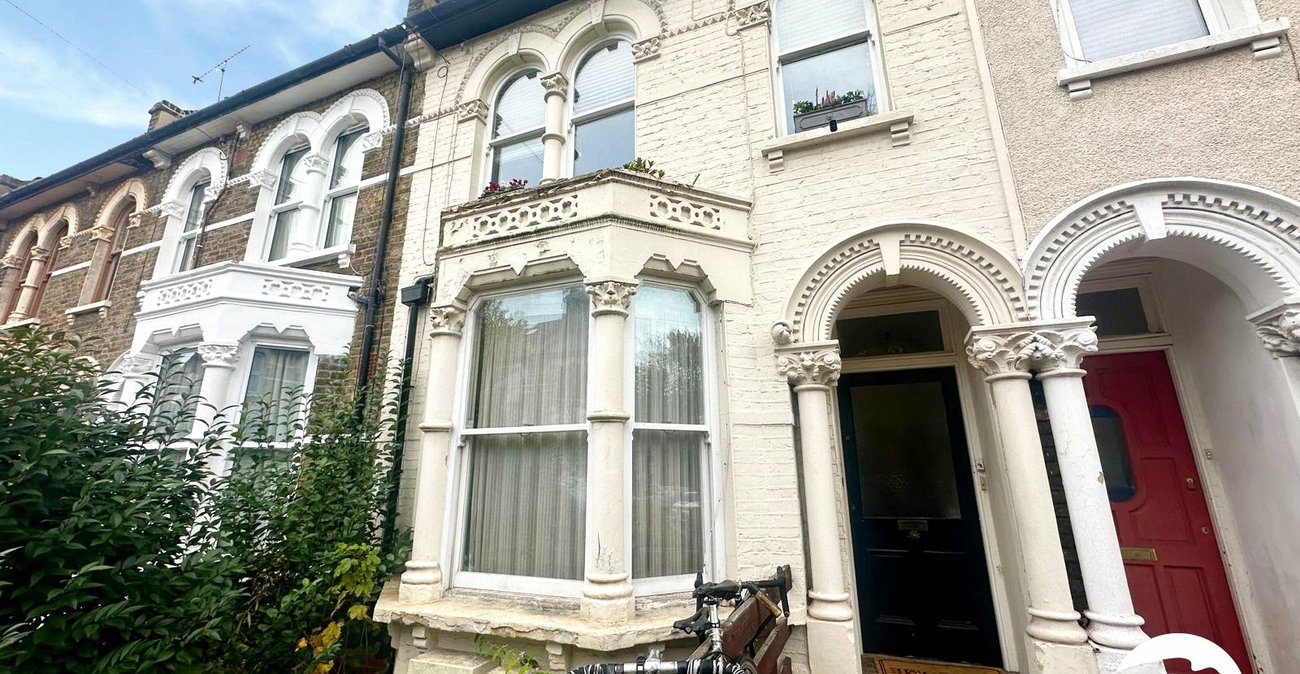 1 bedroom property for sale in London | Robinson Jackson