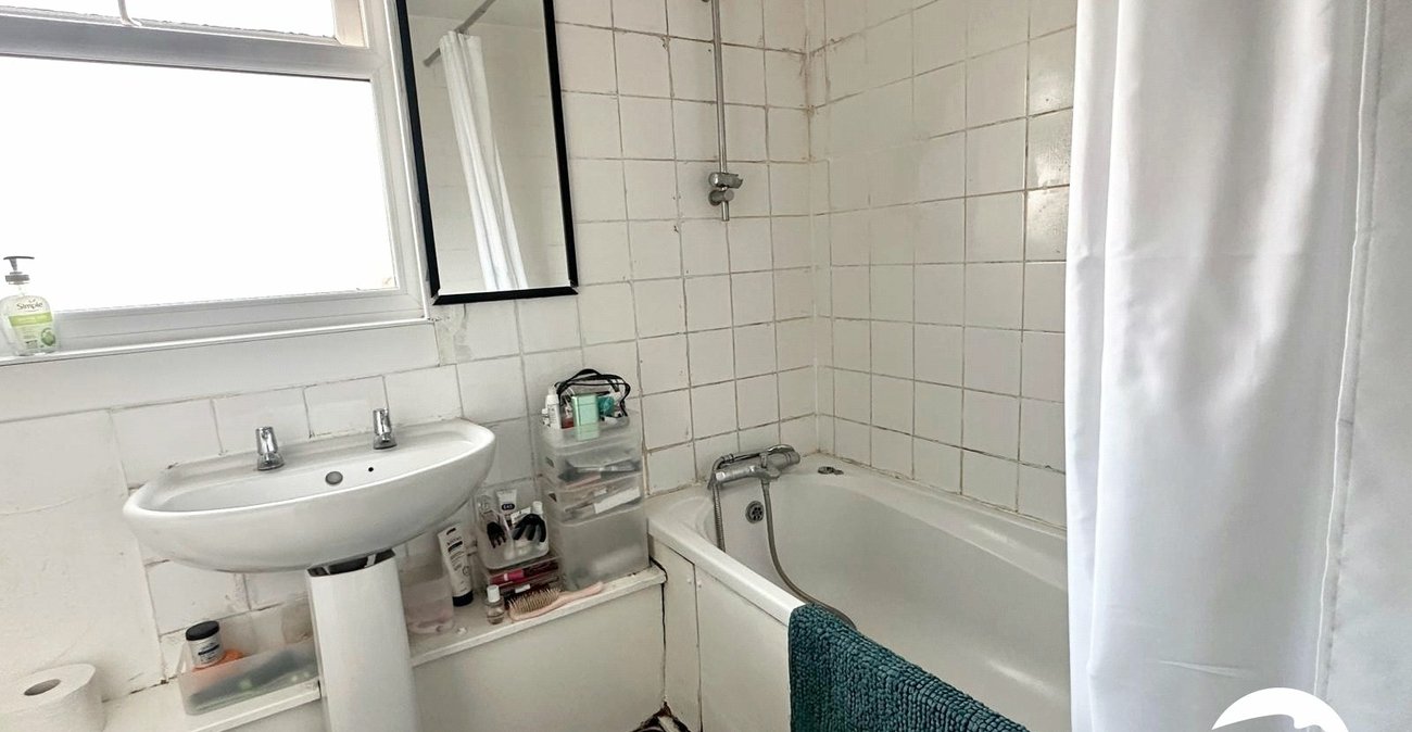 1 bedroom property for sale in London | Robinson Jackson