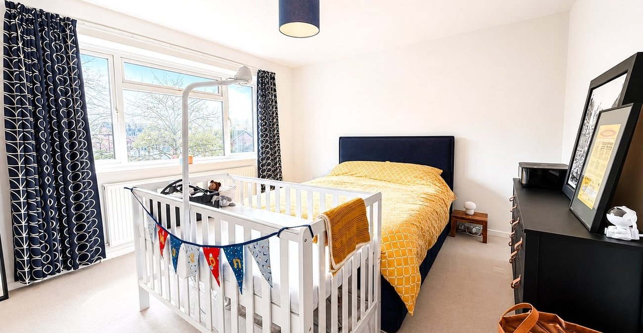 2 bedroom property for sale in London | Robinson Jackson
