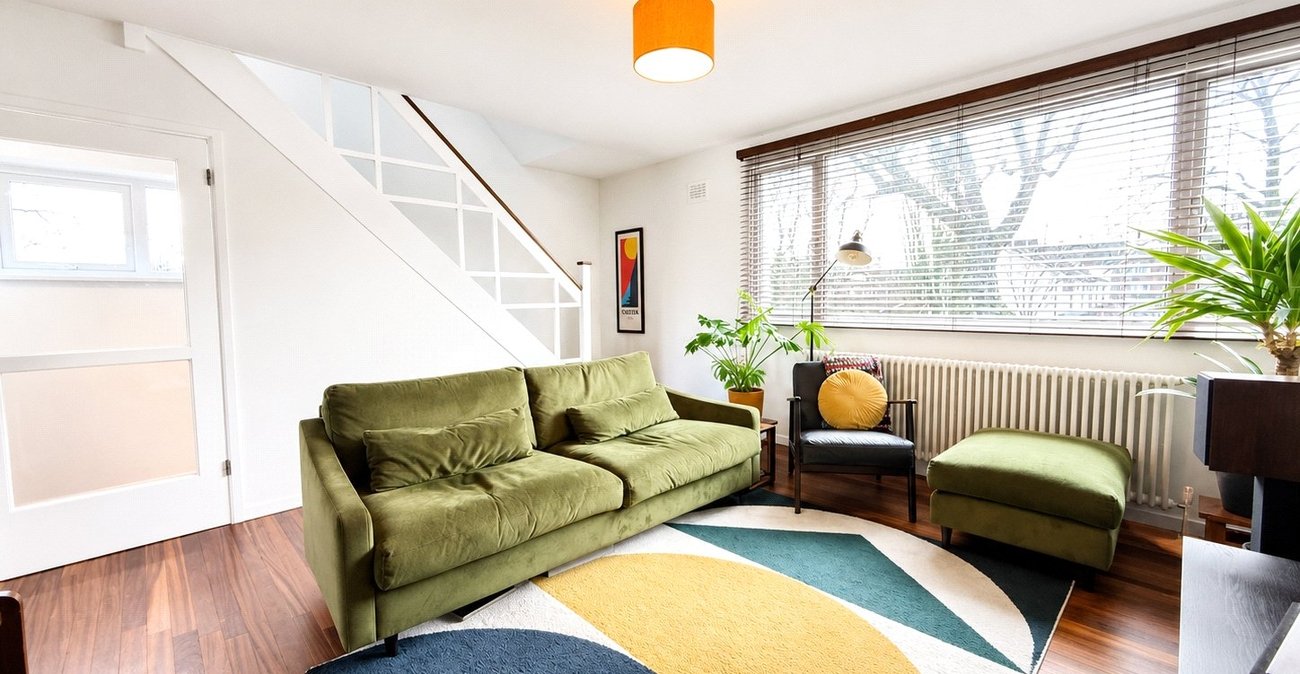 2 bedroom property for sale in London | Robinson Jackson