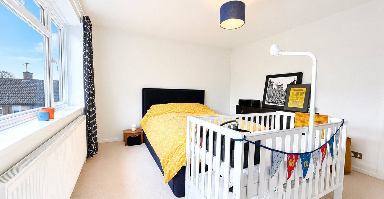 2 bedroom property for sale in London | Robinson Jackson