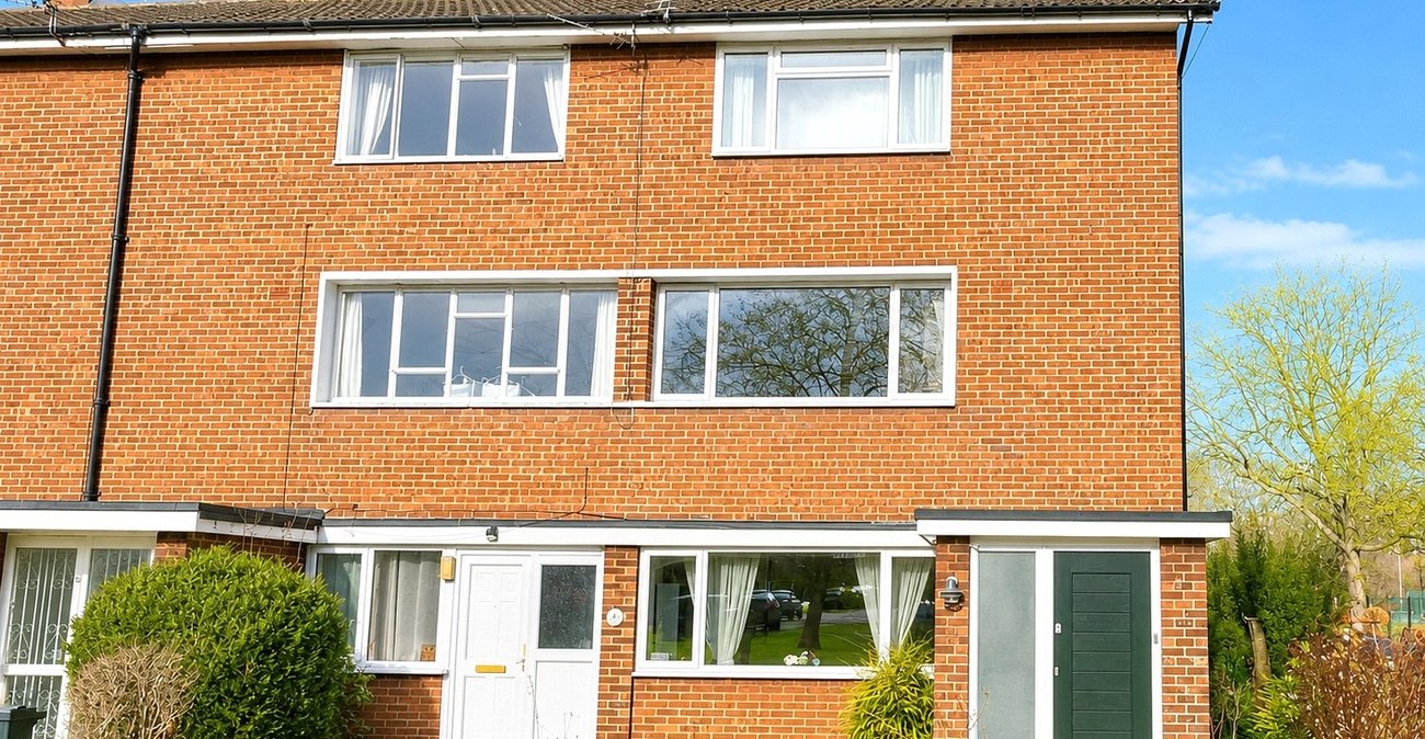 2 bedroom property for sale in London | Robinson Jackson