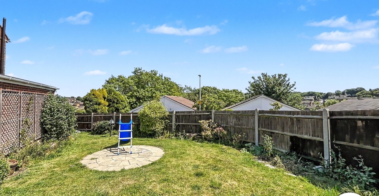 3 bedroom house for sale in Walderslade | Robinson Michael & Jackson